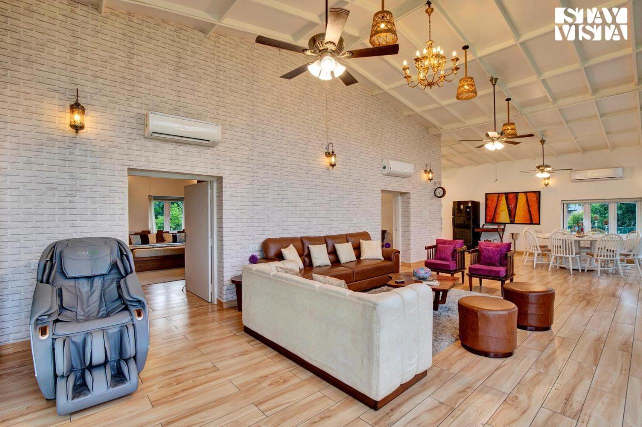 Stayvista's Glasshouse: Orchard Farmstay with Pool and Relaxation Gurgaon Exterior photo