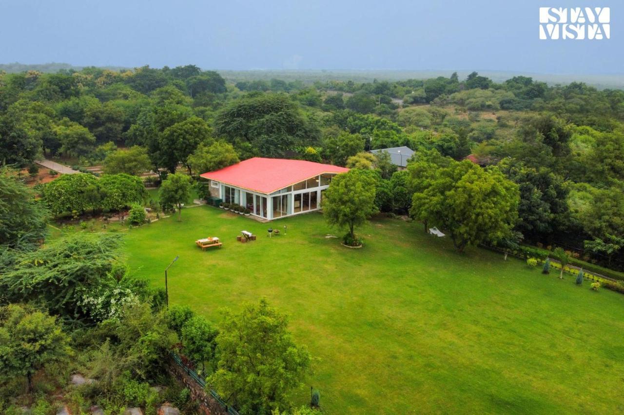 Stayvista's Glasshouse: Orchard Farmstay with Pool and Relaxation Gurgaon Exterior photo